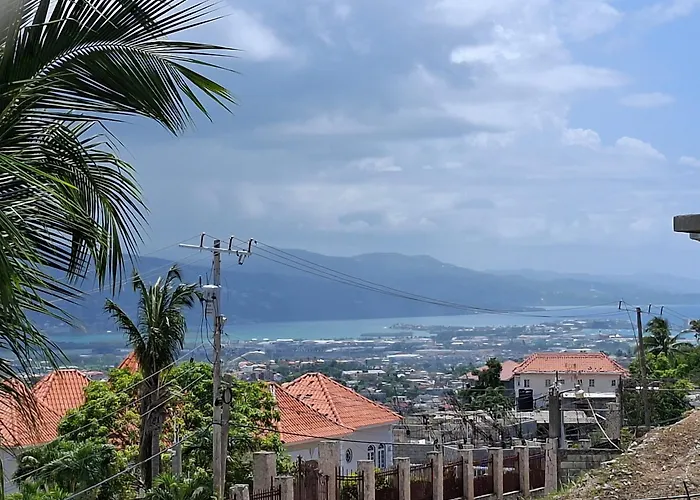 Guest house Skyline Penthouse Golden View *